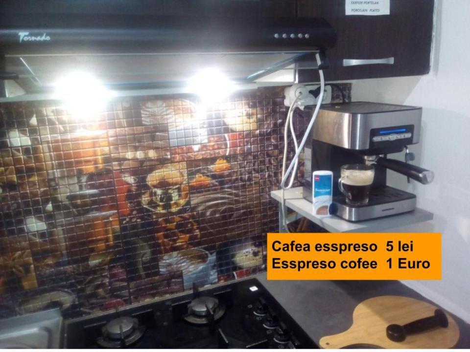 Hostel Florentin Camere Bai Comune Acces Bucatarie Cheap Rooms Smart Tv Netflix Constanta Kitchen And Laundry Machine Acces Fast Wifi Bagian luar foto